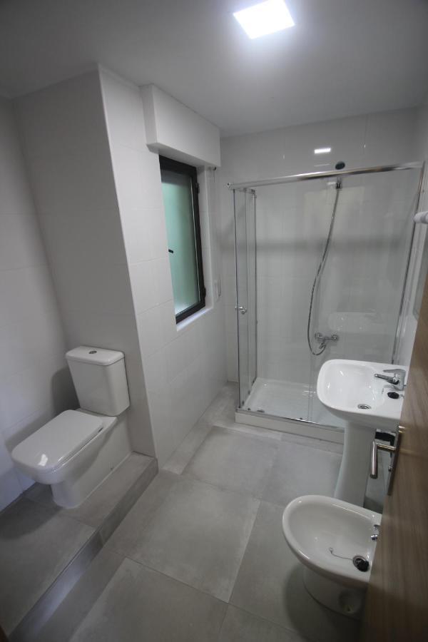 Calvarrasa de Abajo La Villa Hostal מראה חיצוני תמונה