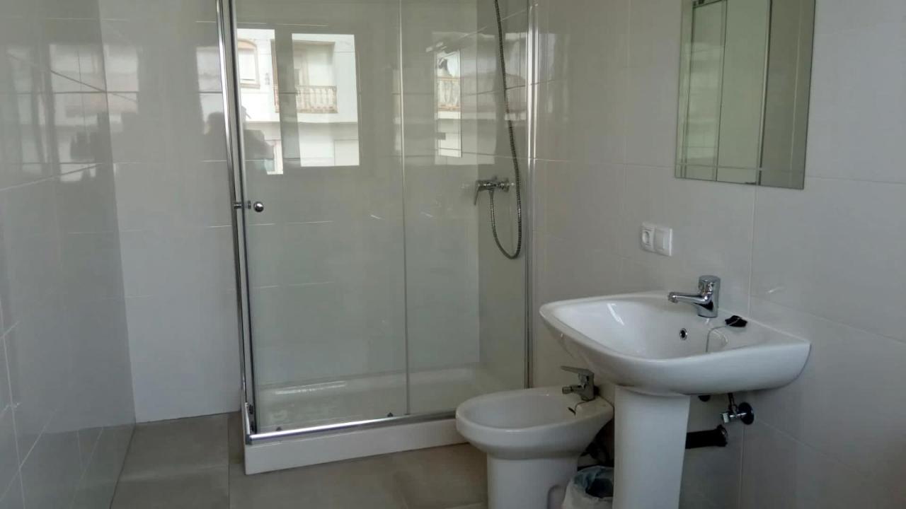 Calvarrasa de Abajo La Villa Hostal מראה חיצוני תמונה