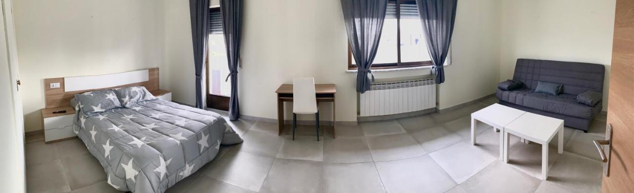Calvarrasa de Abajo La Villa Hostal מראה חיצוני תמונה