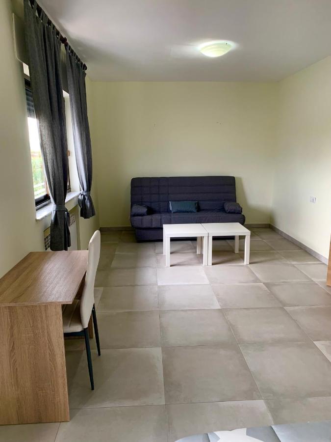 Calvarrasa de Abajo La Villa Hostal מראה חיצוני תמונה